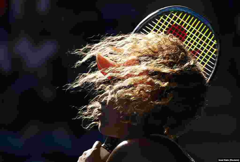 Жапониялық теннисші Наоми Осака Australian Open (Австралия ашық чемпионаты) жарысында ойнап жатқан сәт. 