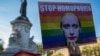 Чеченстандагы кумсаларга каршы куугунтукту токтотууга чакырган Париждеги акция, 20-апрель 2017-жыл.