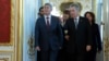 Кыргызстан президенти Алмазбек Атамбаев жана Австрия мамлекет башчысы Хайнц Фишер. 23-март, Вена. 
